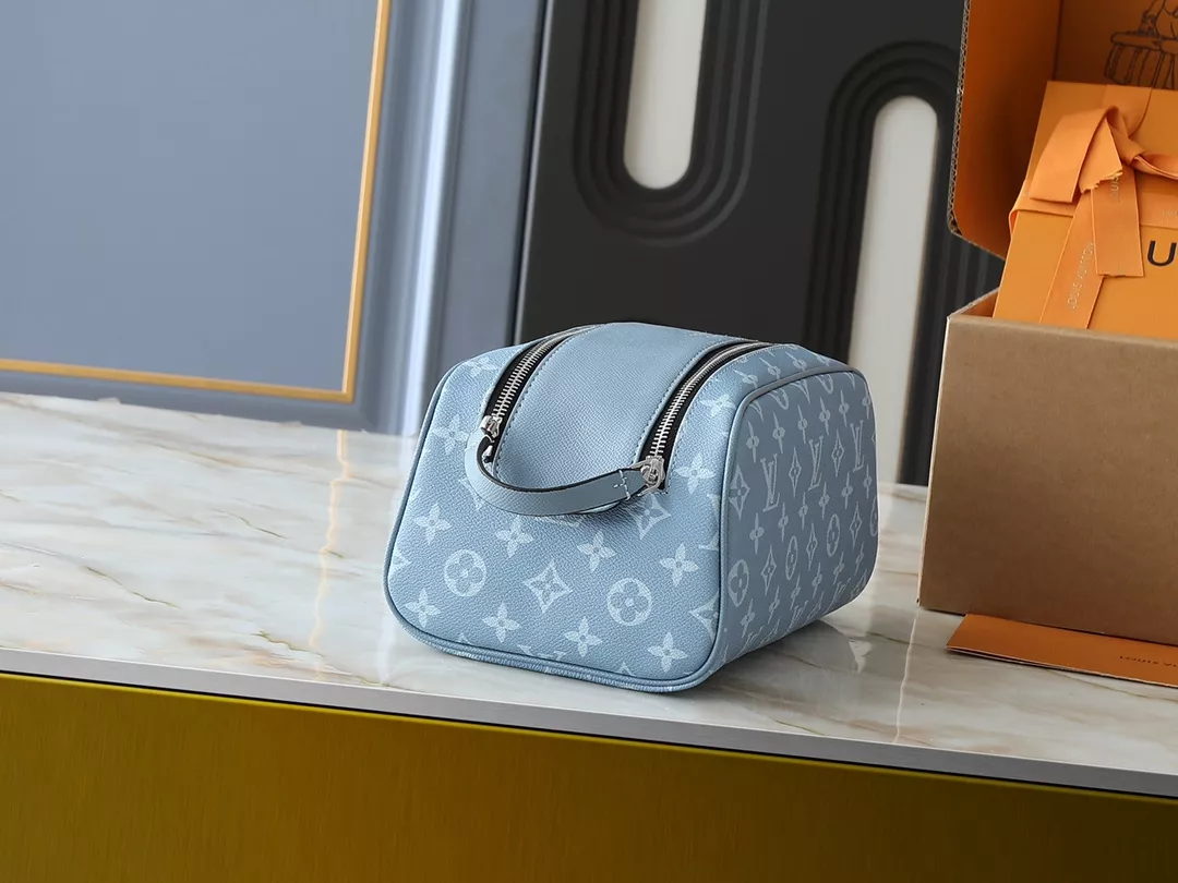 Bright 8331 Louis Vuitton HandBags For Women