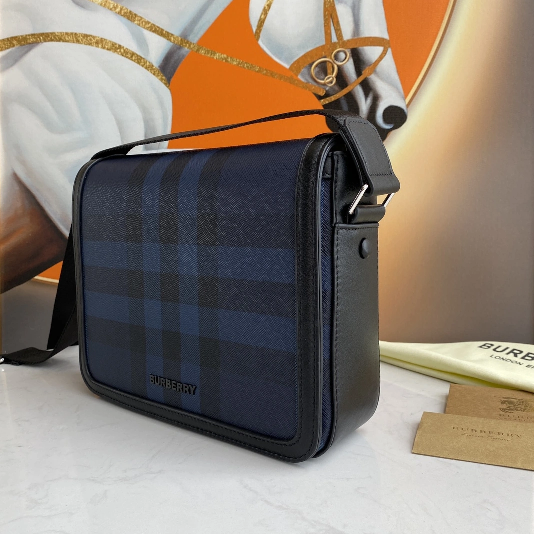 Bright 8407 Burberry AAA Man Messenger Bags