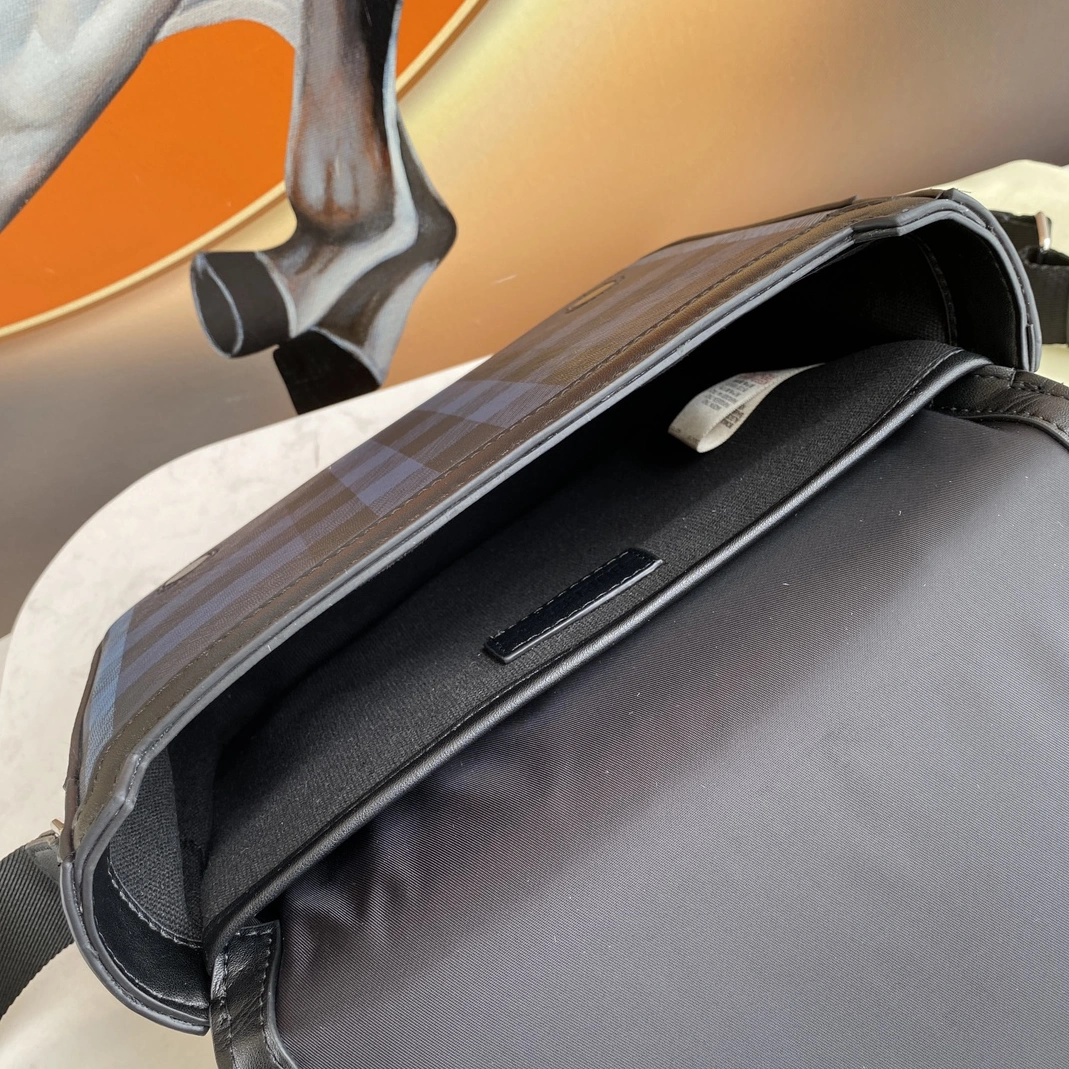 Bright 8407 Burberry AAA Man Messenger Bags