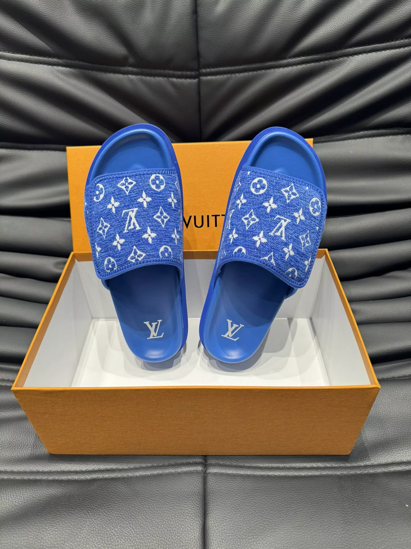 Bright 8408 Louis Vuitton Slippers For Men
