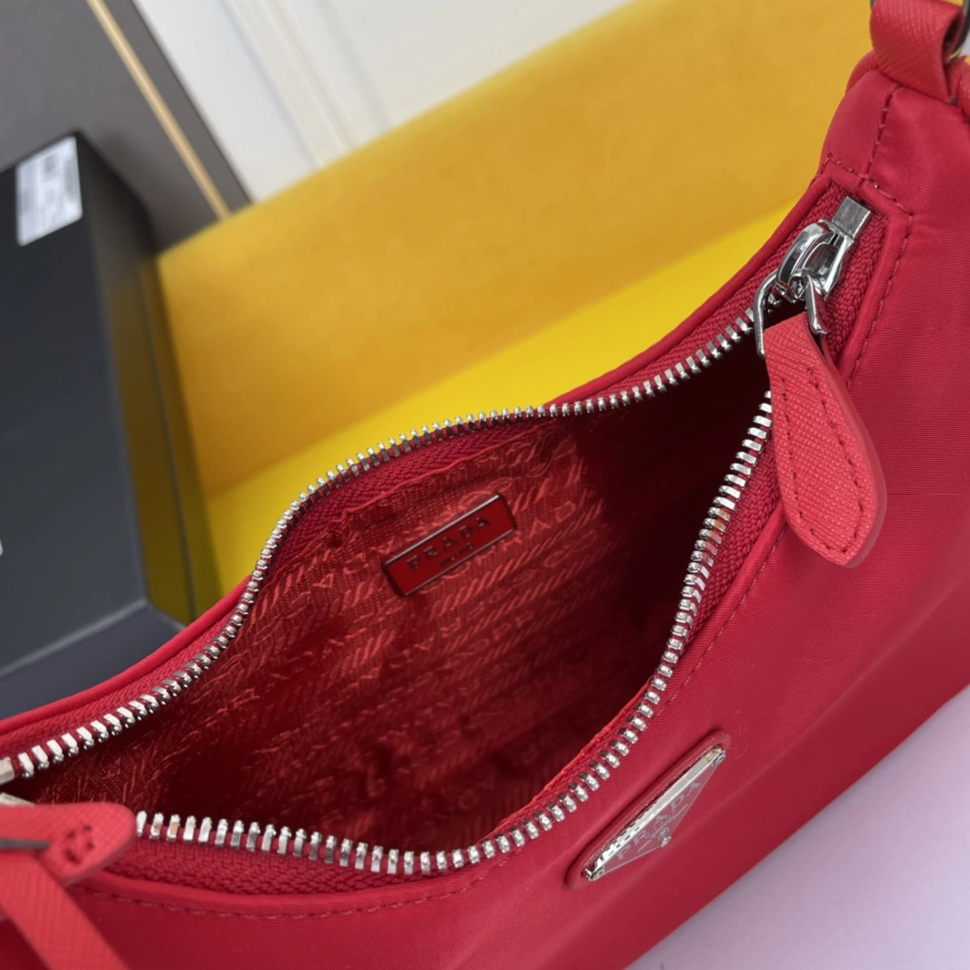Bright 8548 Prada AAA Quality Shoulder Bags For Women
