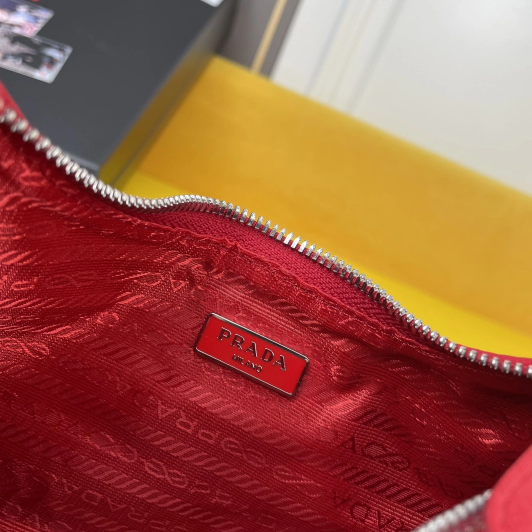 Bright 8548 Prada AAA Quality Shoulder Bags For Women