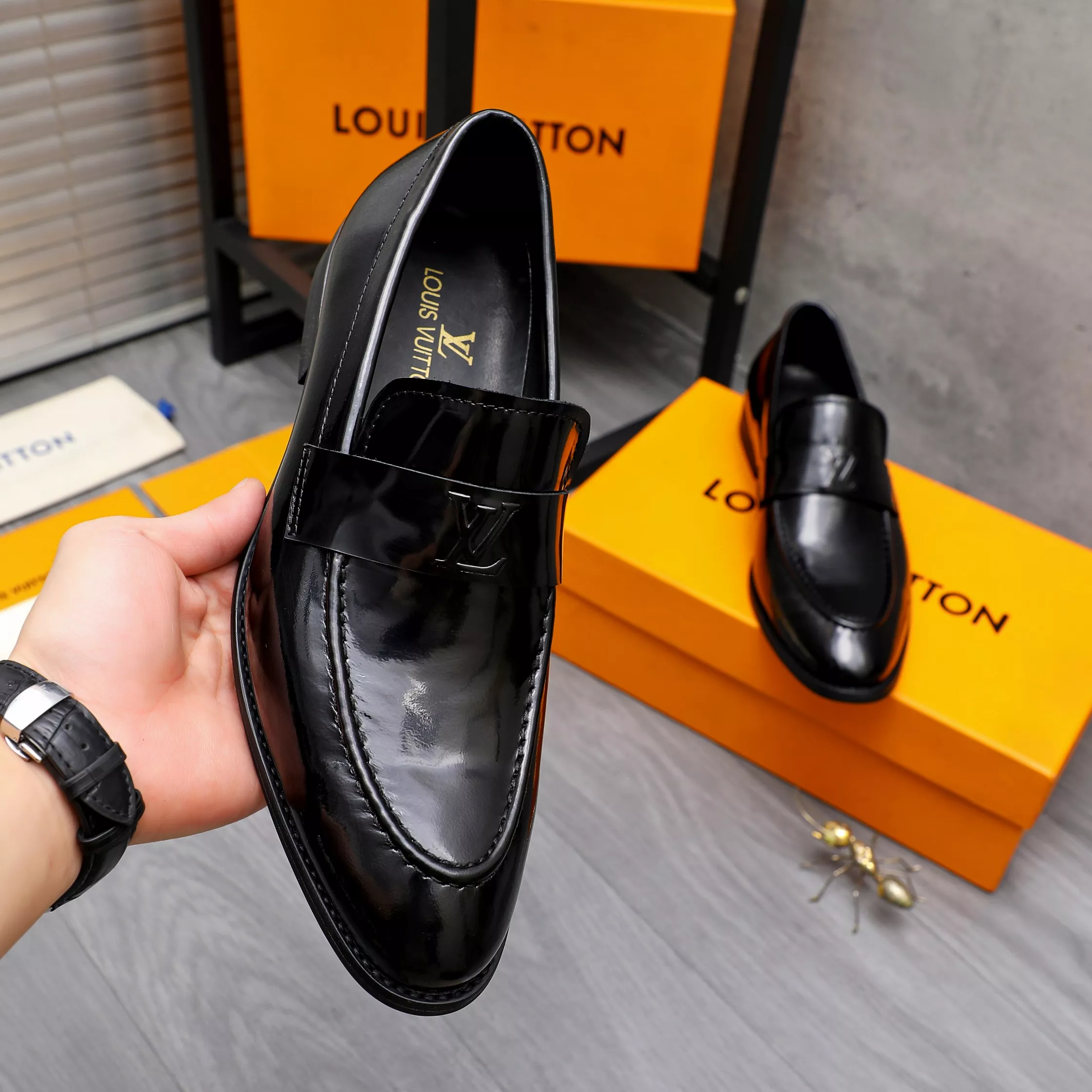 Bright 8624 Louis Vuitton LV Oxfords Shoes For Men
