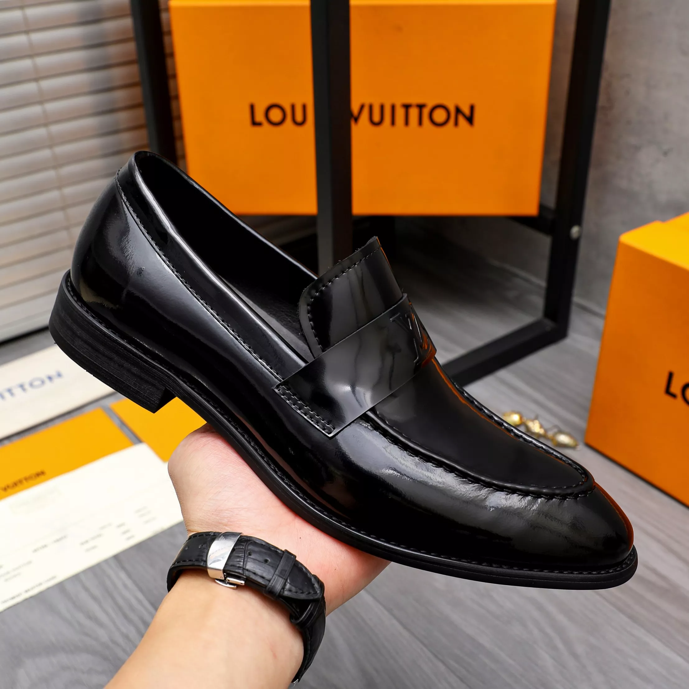 Bright 8624 Louis Vuitton LV Oxfords Shoes For Men