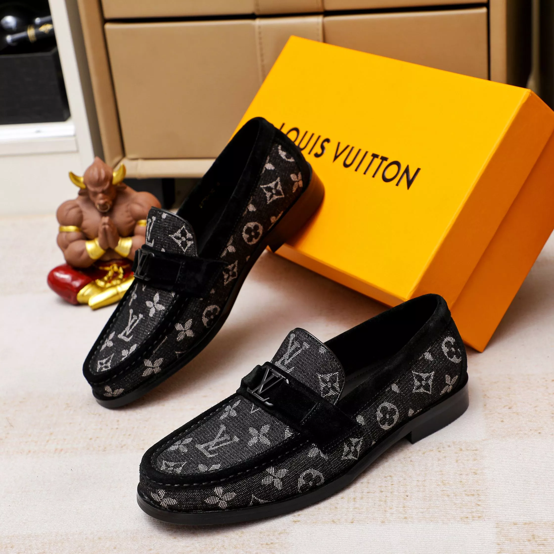 Bright 8772 Louis Vuitton LV Oxfords Shoes For Men