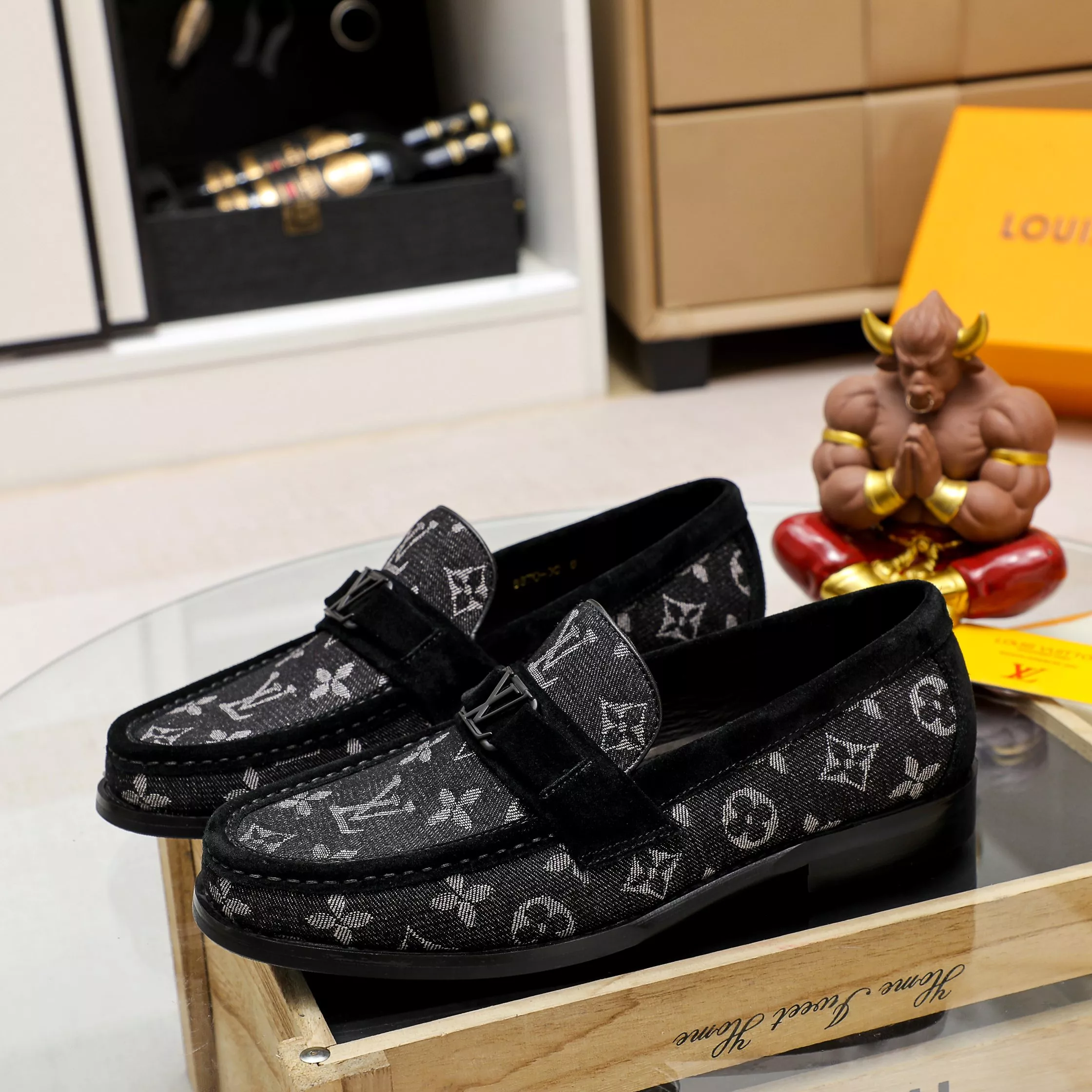 Bright 8772 Louis Vuitton LV Oxfords Shoes For Men