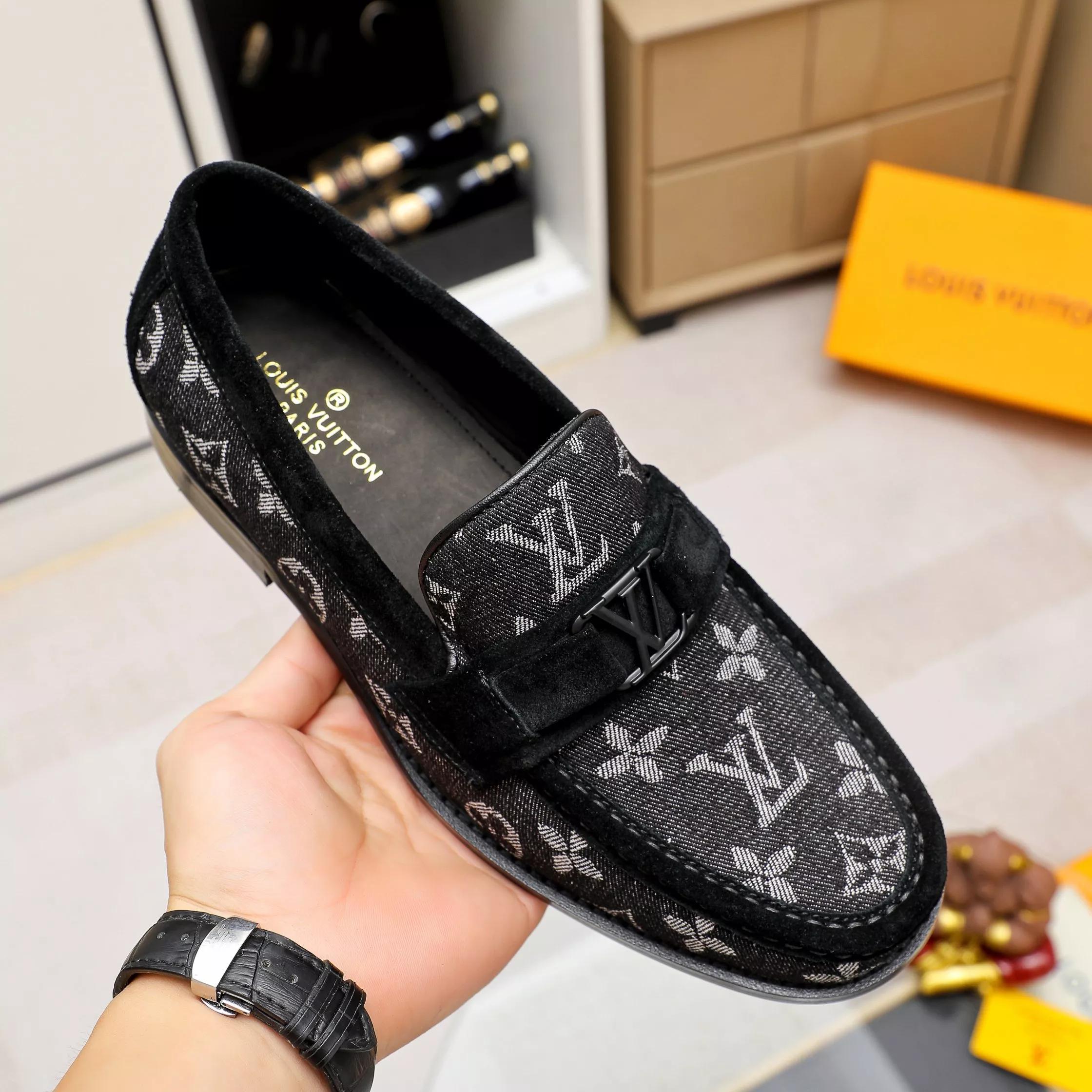 Bright 8772 Louis Vuitton LV Oxfords Shoes For Men