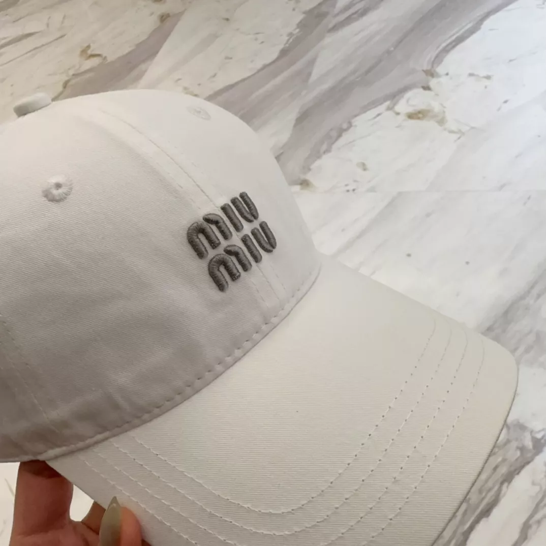 Bright 9028 MIU MIU Caps