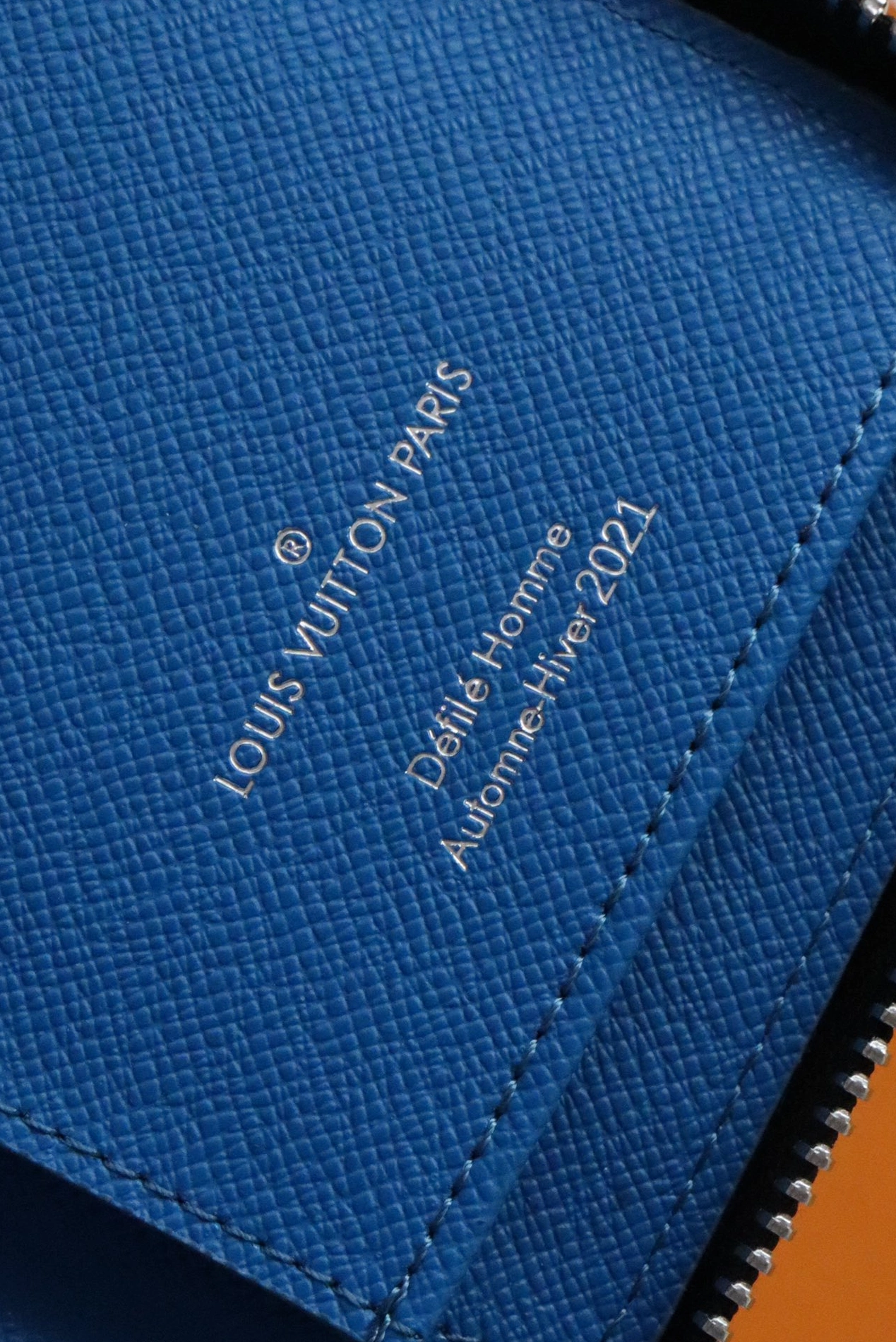 Bright 9038 Louis Vuitton AAA Quality Wallets