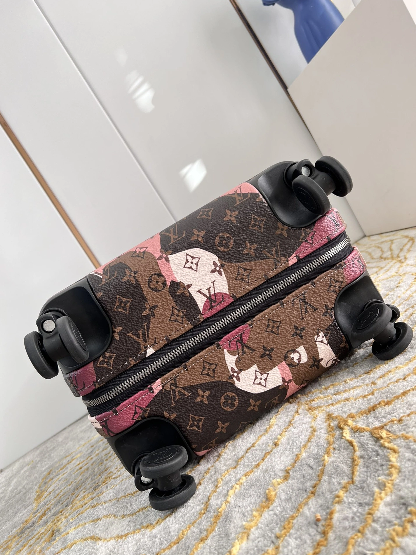 Bright 9121 Louis Vuitton Luggage