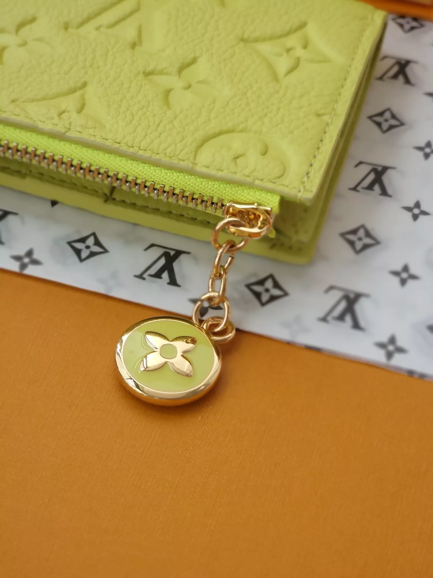 Bright 9182 Louis Vuitton AAA Quality Card Case