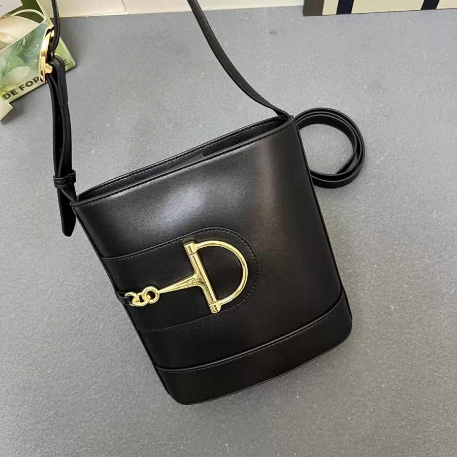 Bright 9323 Gucci AAA Quality Shoulder Bags For Women