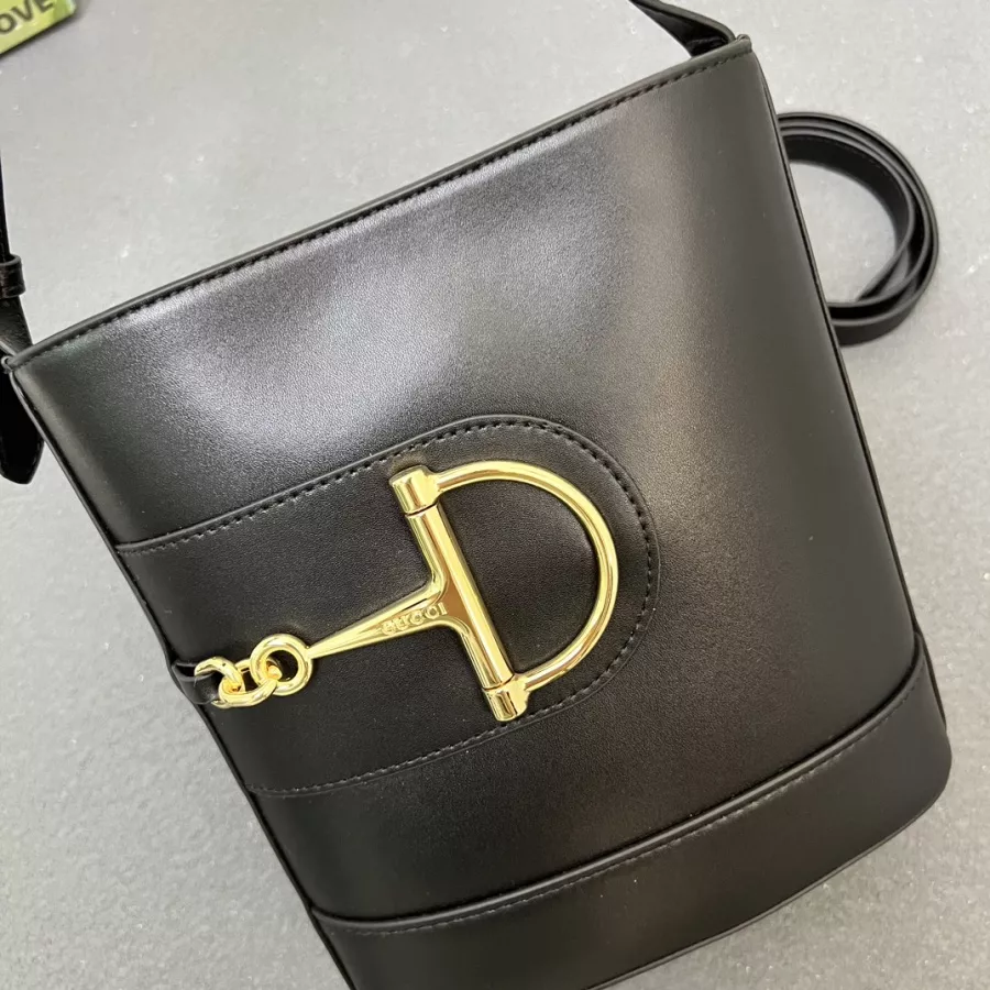 Bright 9323 Gucci AAA Quality Shoulder Bags For Women