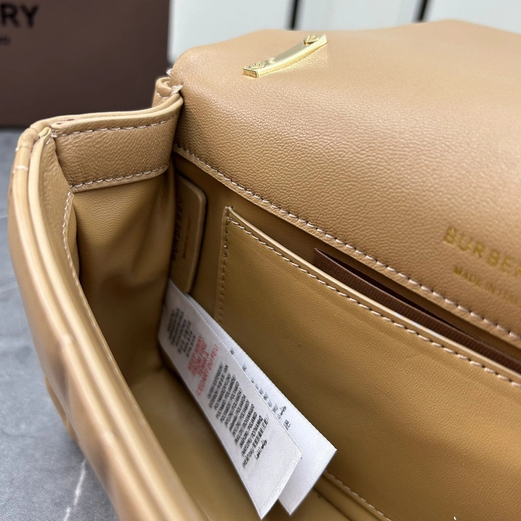 Bright 9718 Burberry AAA Quality Messenger Bags For Women