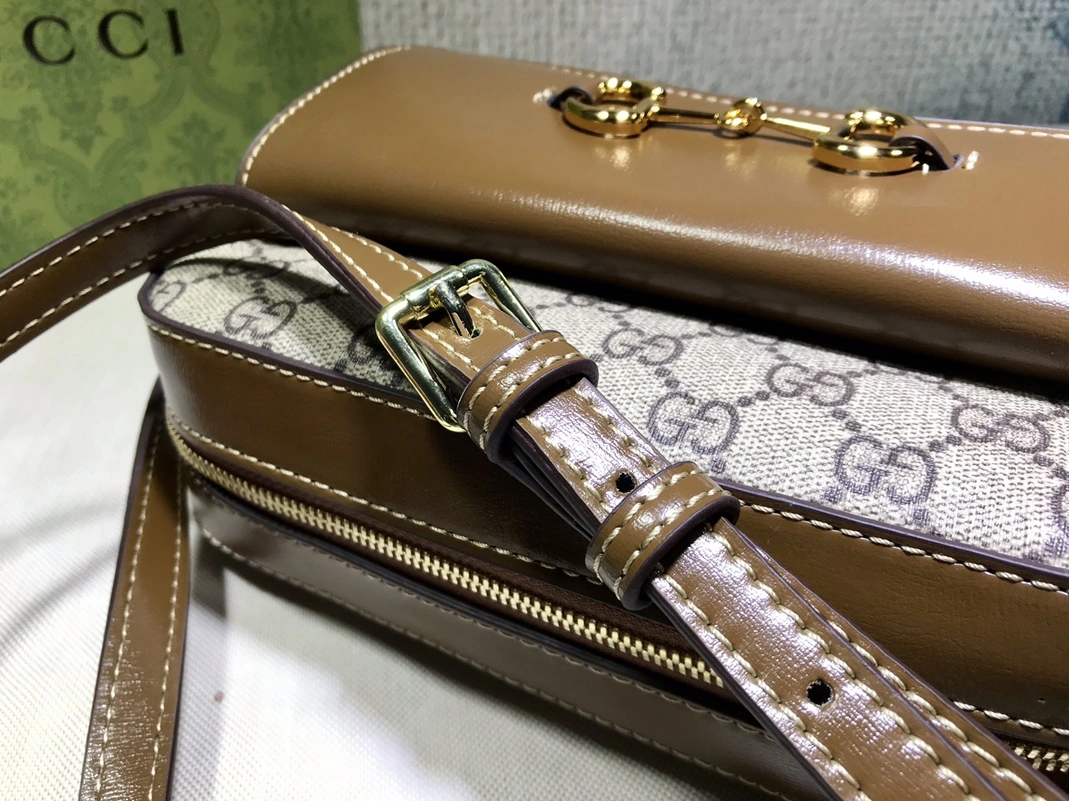 Bright 9798 Gucci AAA Quality Messenger Bags For Women