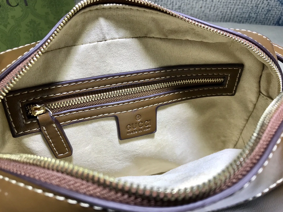 Bright 9798 Gucci AAA Quality Messenger Bags For Women