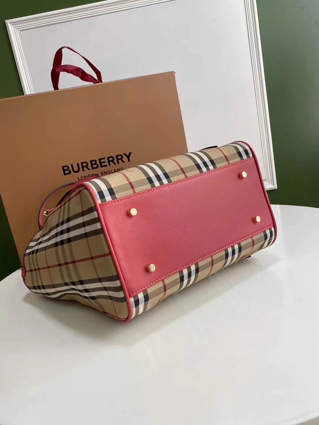 Burberry AAA Handbags For Women Sophisticated 2268