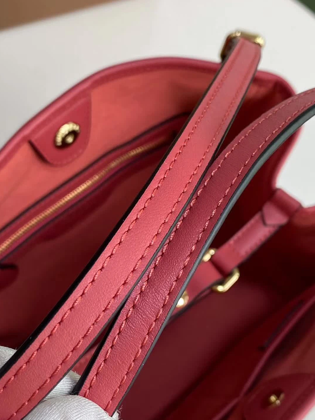 Burberry AAA Handbags For Women Sophisticated 2268