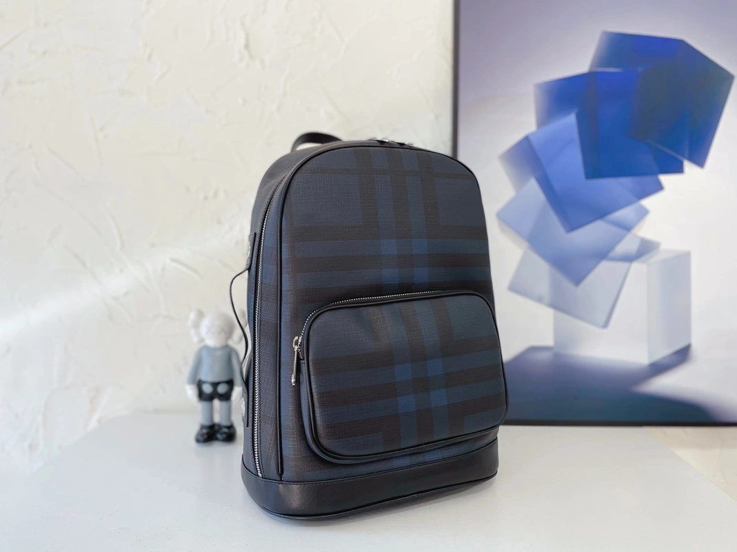 Burberry AAA Man Backpacks Fashionable 4781