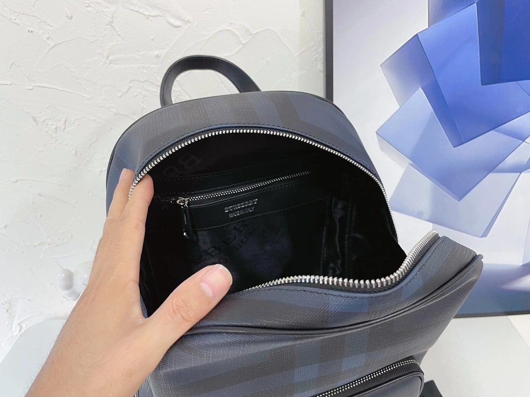 Burberry AAA Man Backpacks Fashionable 4781