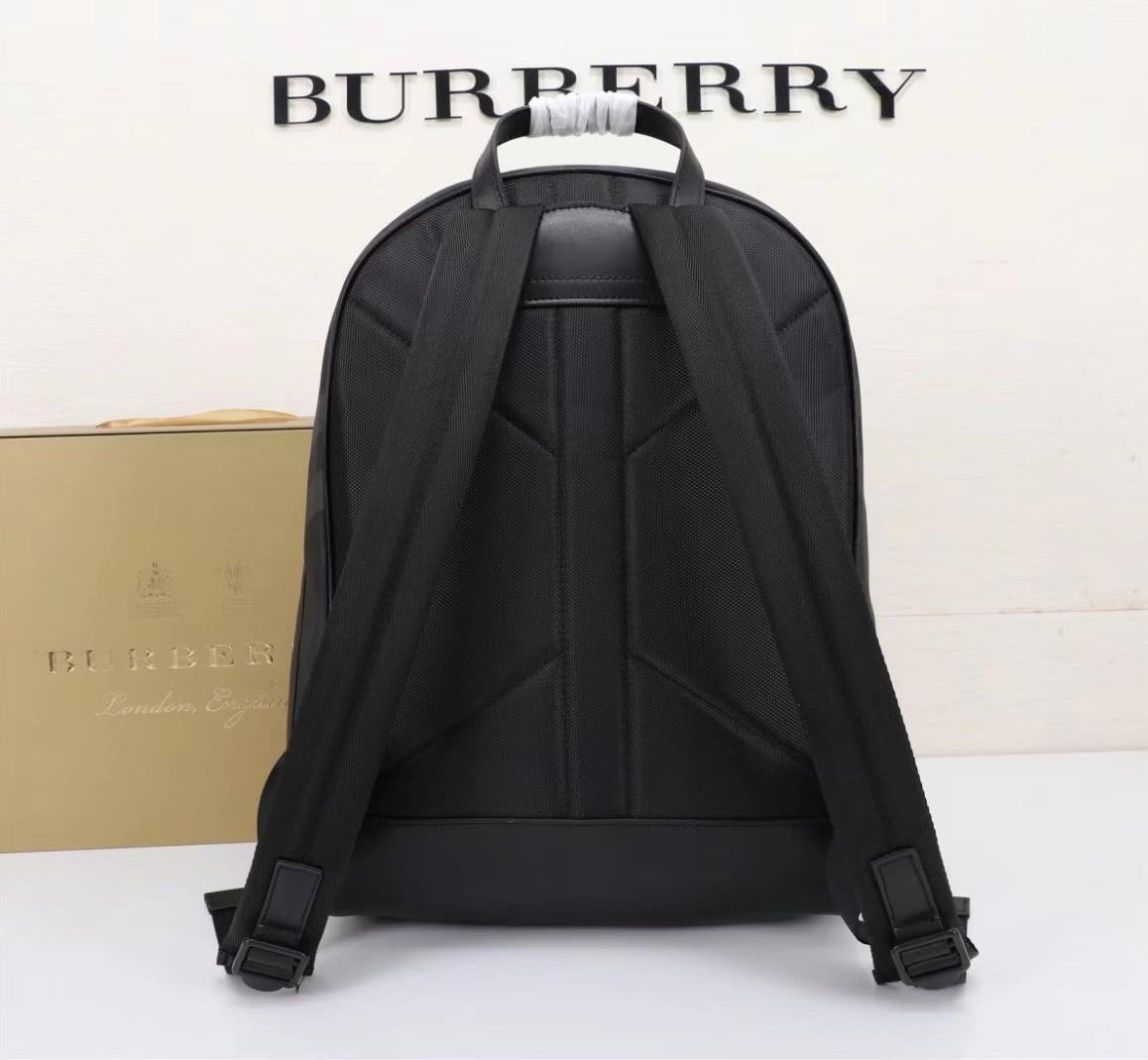 Burberry AAA Man Backpacks Flexible 7686