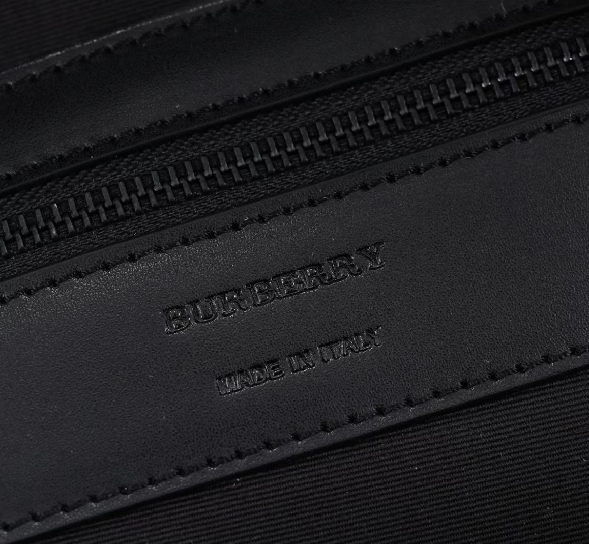 Burberry AAA Man Backpacks Flexible 7686