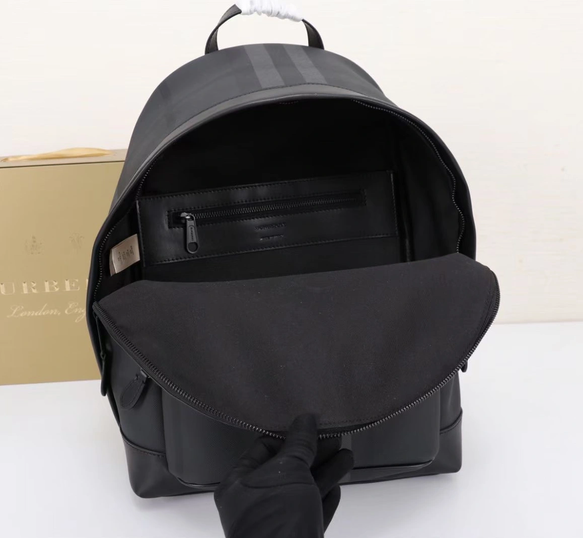 Burberry AAA Man Backpacks Flexible 7686