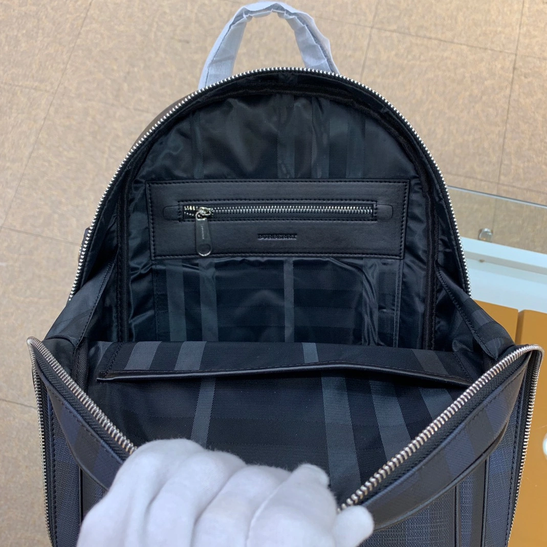 Burberry AAA Man Backpacks Unique 3979