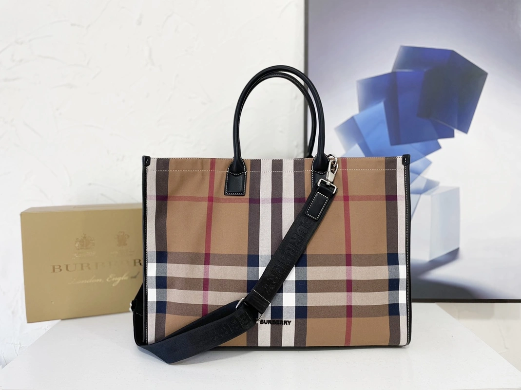 Burberry AAA Man Handbags Bold 1893