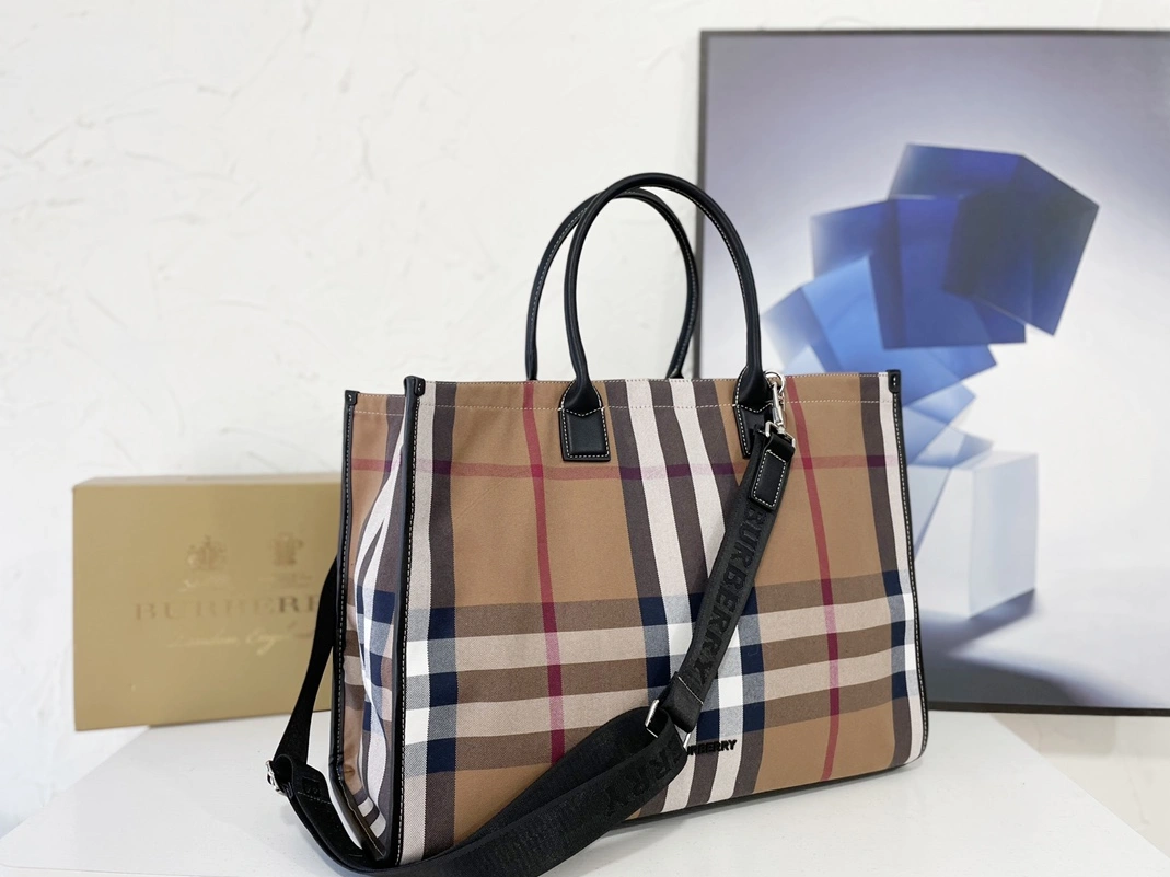 Burberry AAA Man Handbags Bold 1893