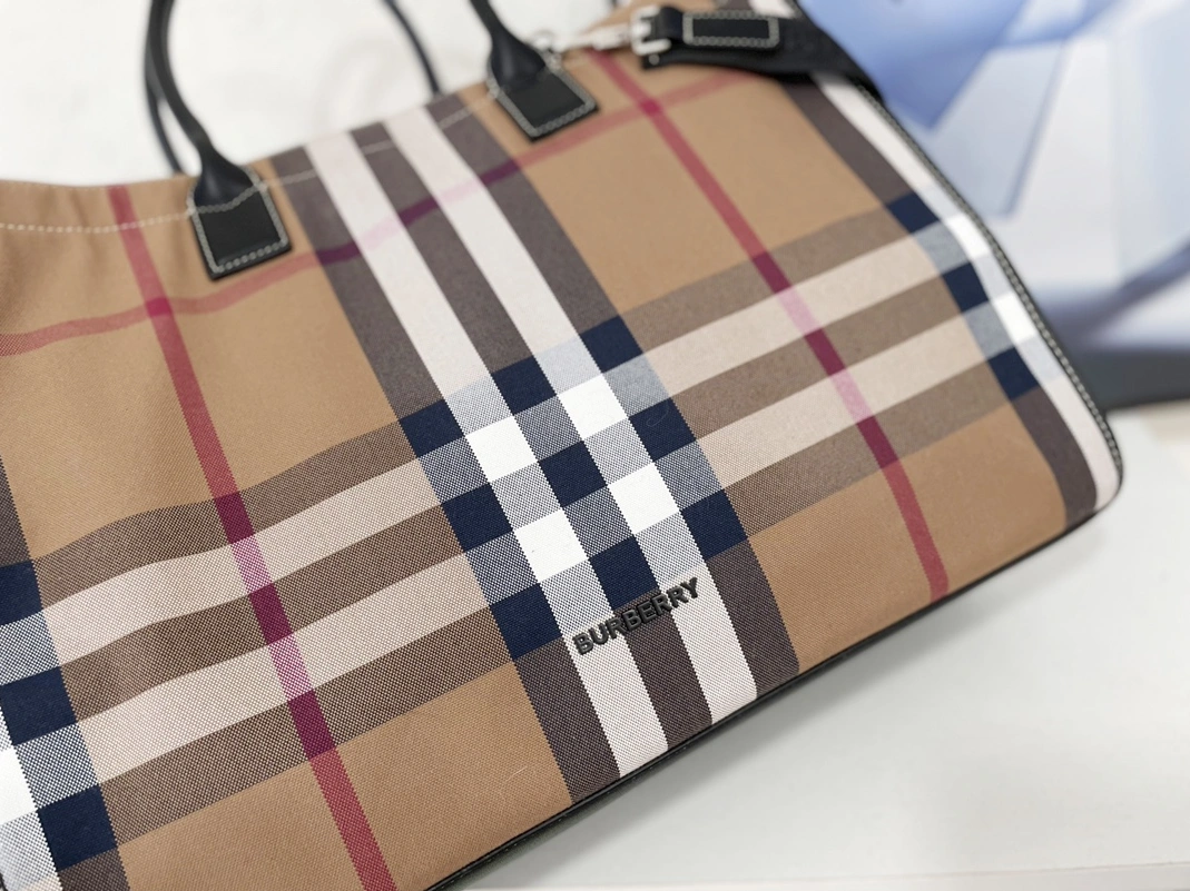Burberry AAA Man Handbags Bold 1893