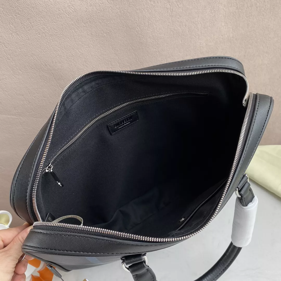 Burberry AAA Man Handbags Breathable 4381