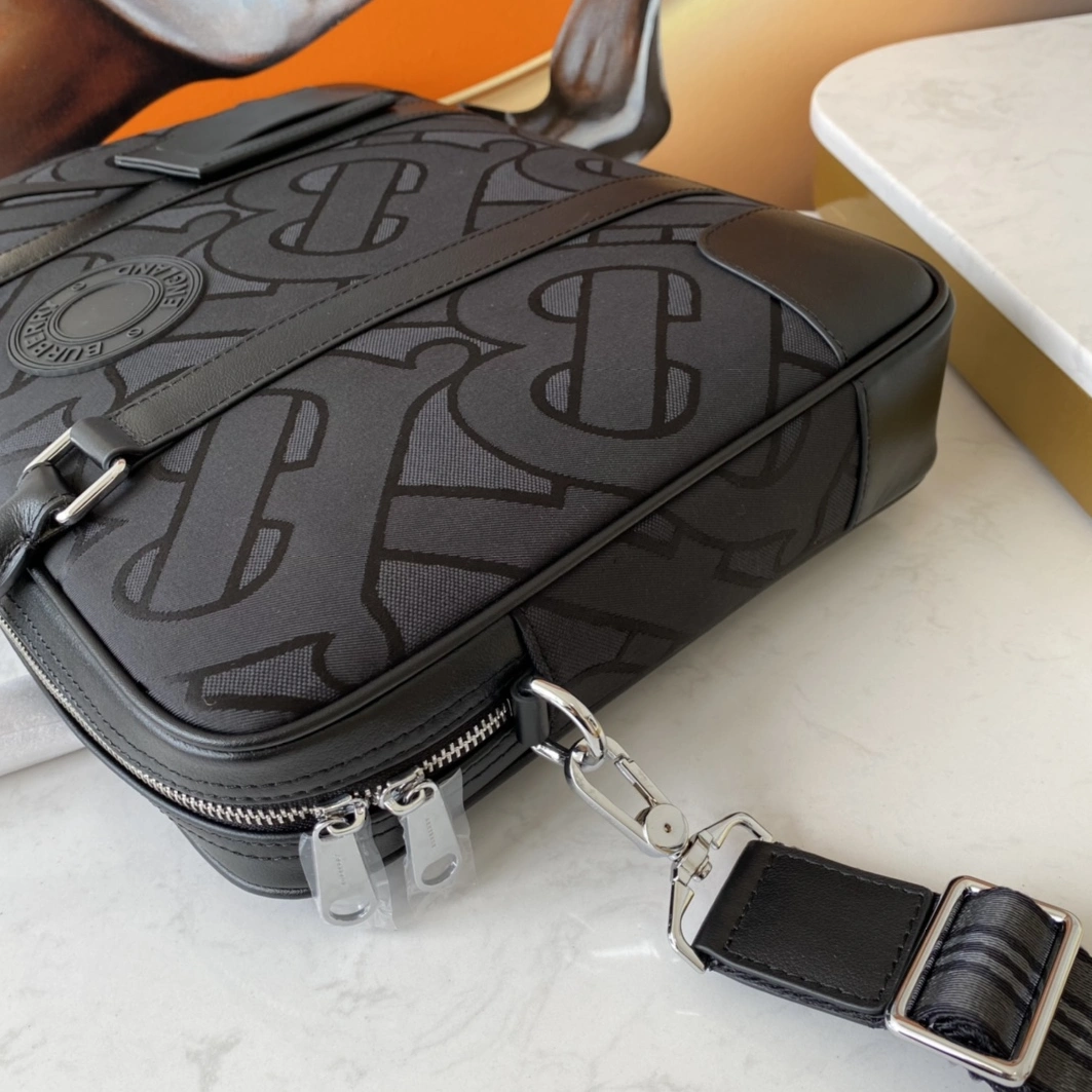 Burberry AAA Man Handbags Comfortable 7313