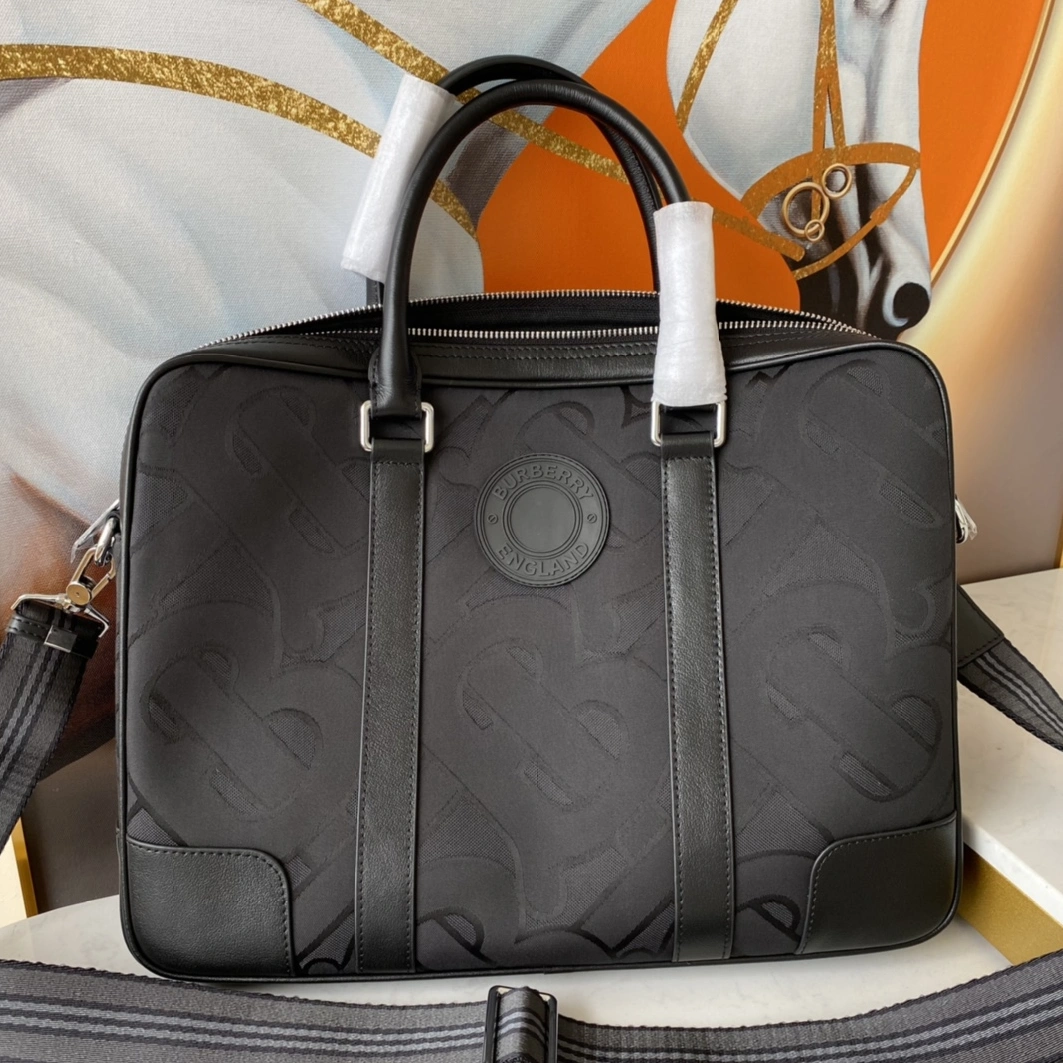 Burberry AAA Man Handbags Comfortable 7313