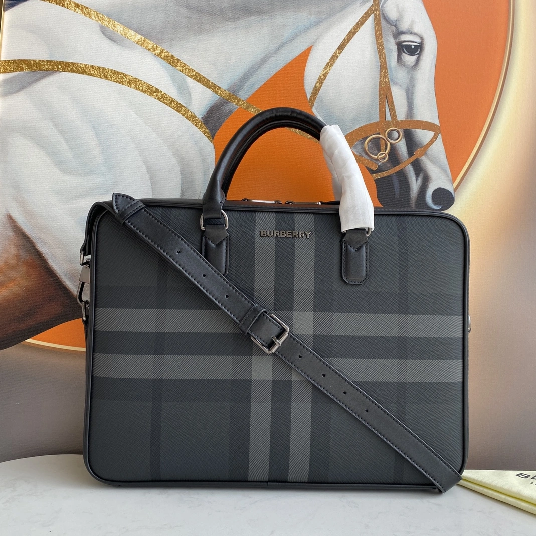 Burberry AAA Man Handbags Durable 3355