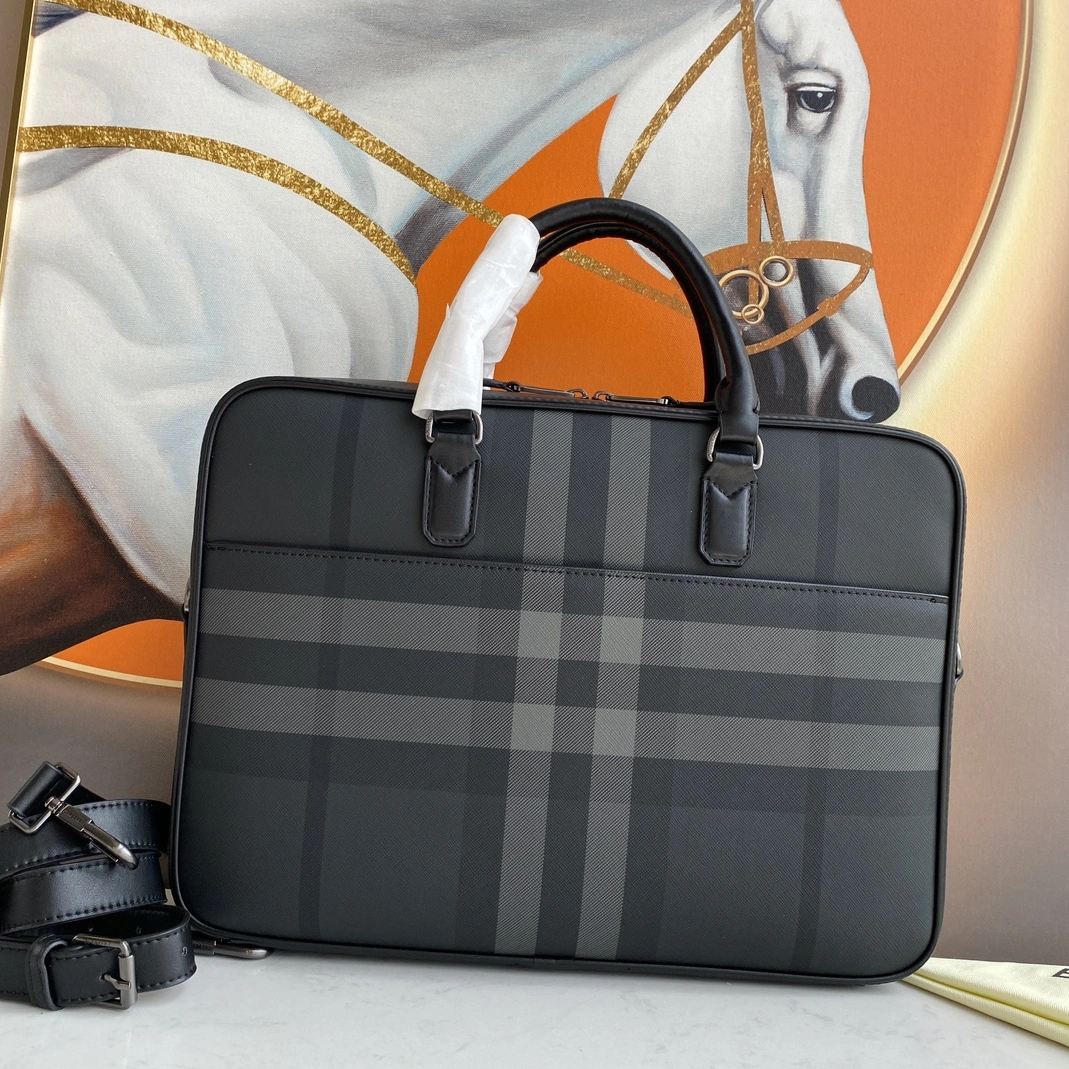 Burberry AAA Man Handbags Durable 3355