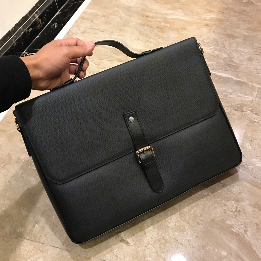 Burberry AAA Man Handbags Efficient 7225