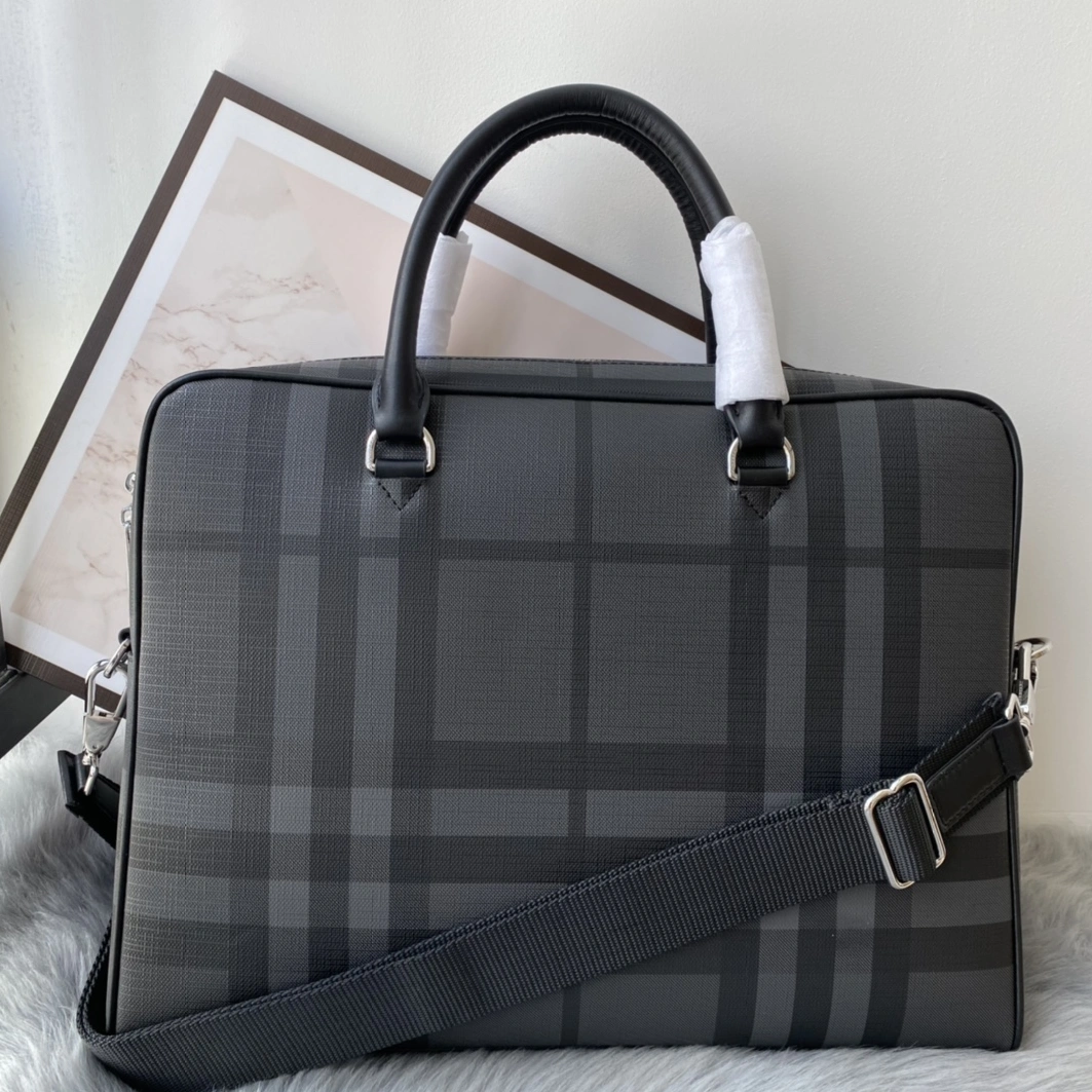 Burberry AAA Man Handbags GoodFit 6486