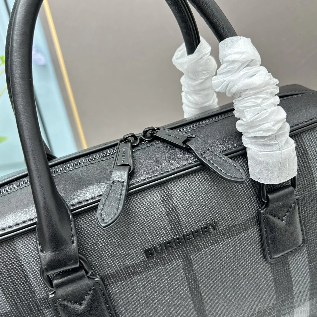 Burberry AAA Man Handbags HighQuality 7441