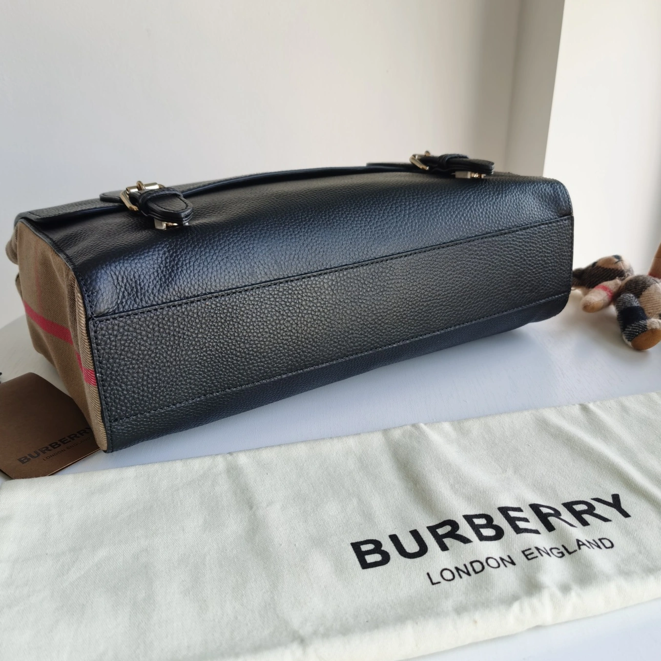 Burberry AAA Man Handbags Popular 4161