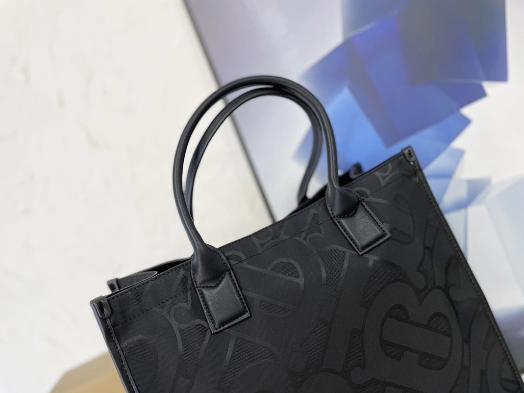 Burberry AAA Man Handbags Refined 3260