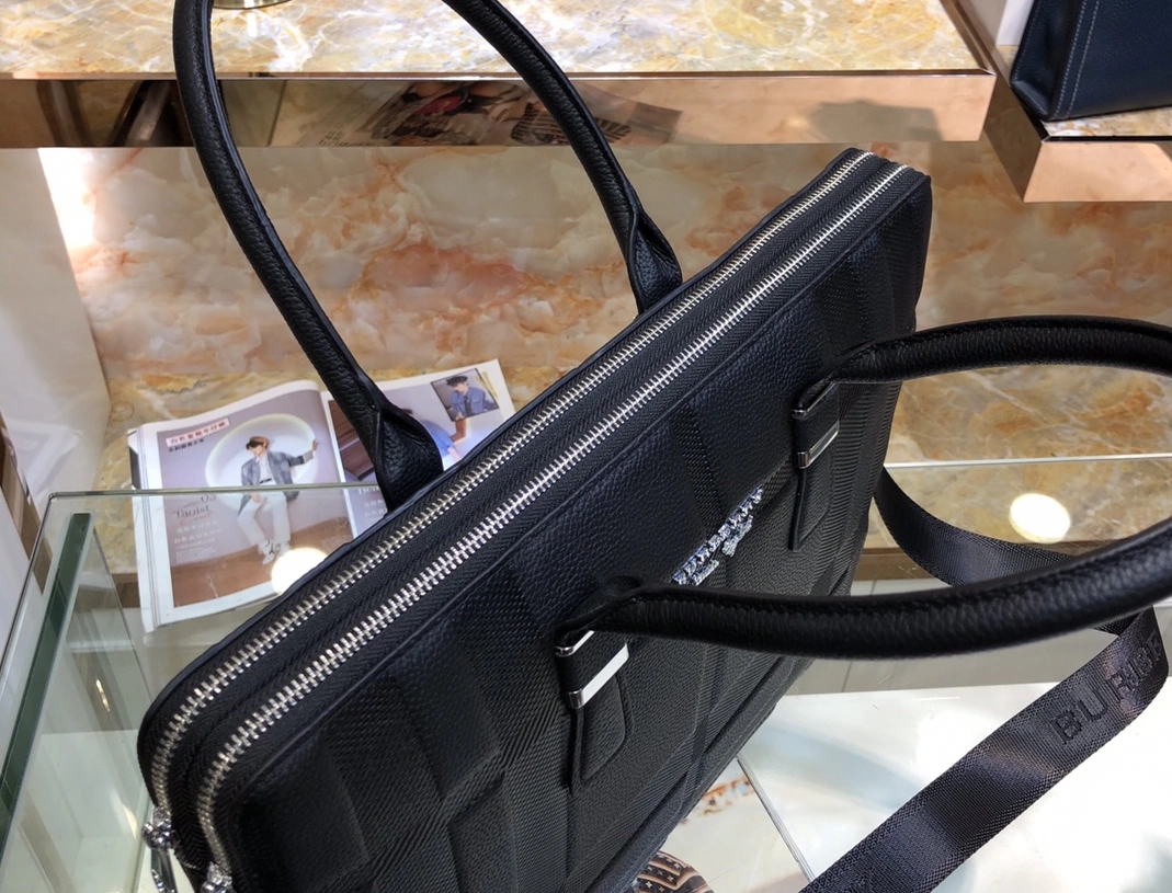 Burberry AAA Man Handbags Reliable 5373