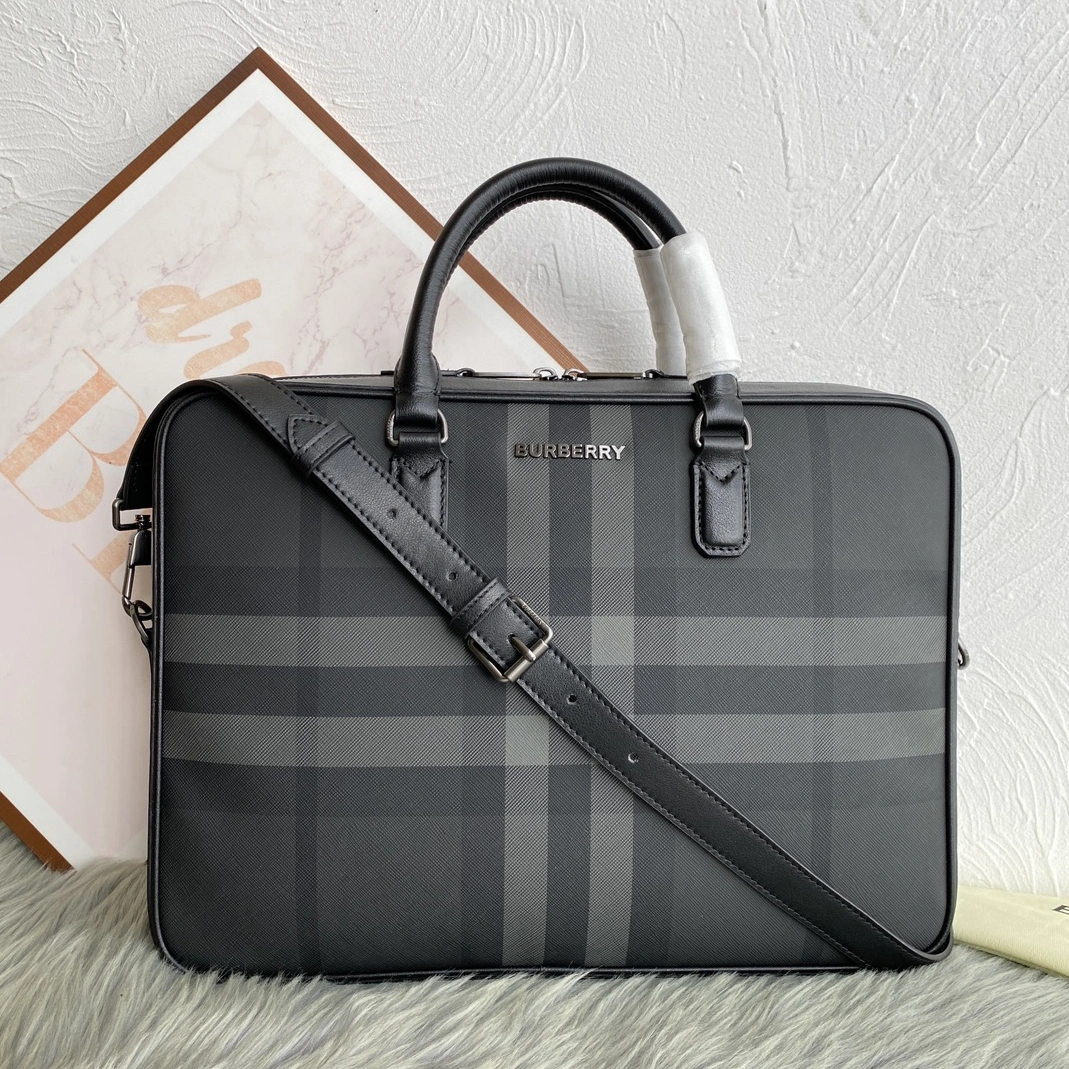 Burberry AAA Man Handbags SmartChoice 5512