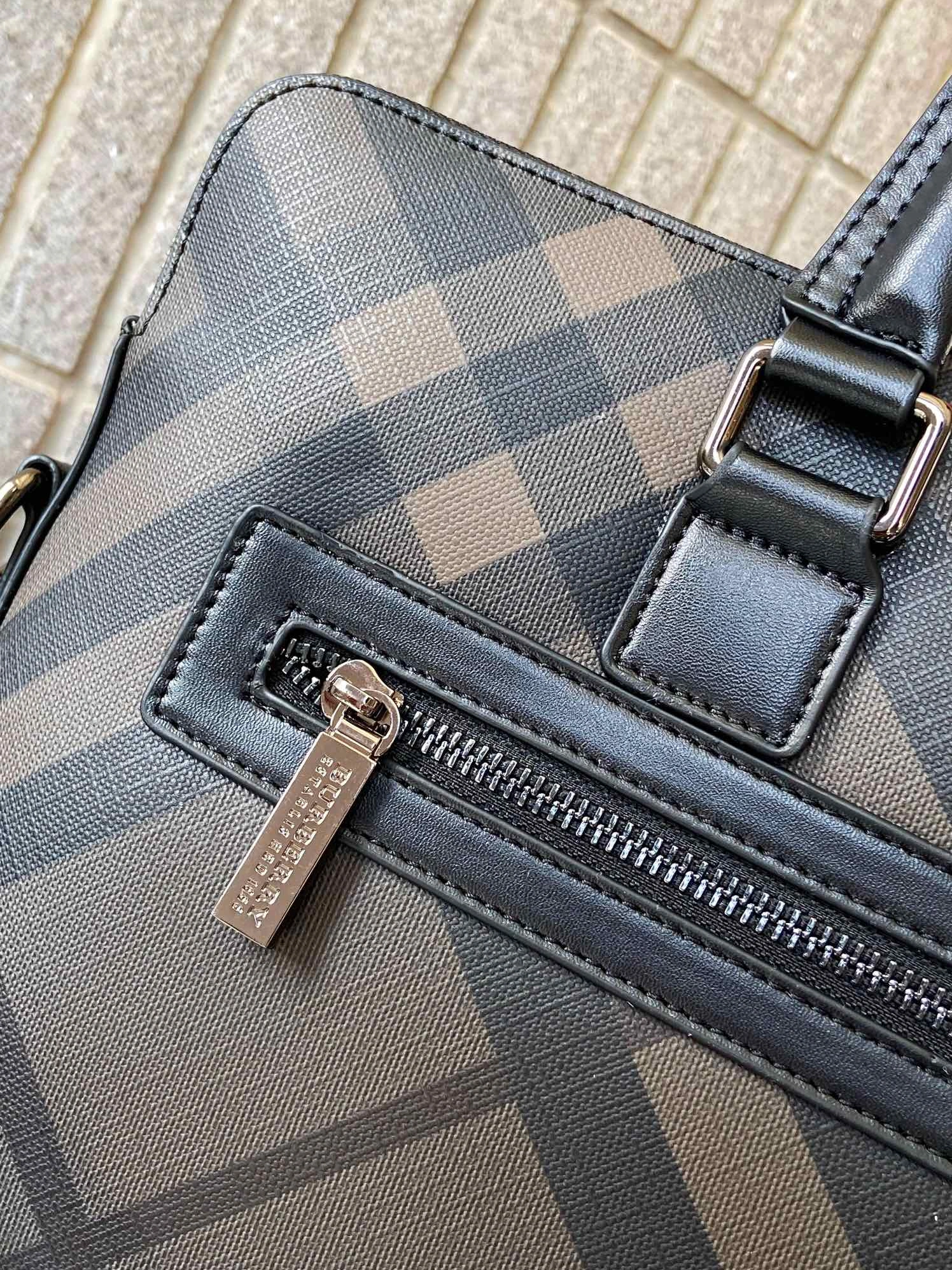 Burberry AAA Man Handbags Stylish 2890