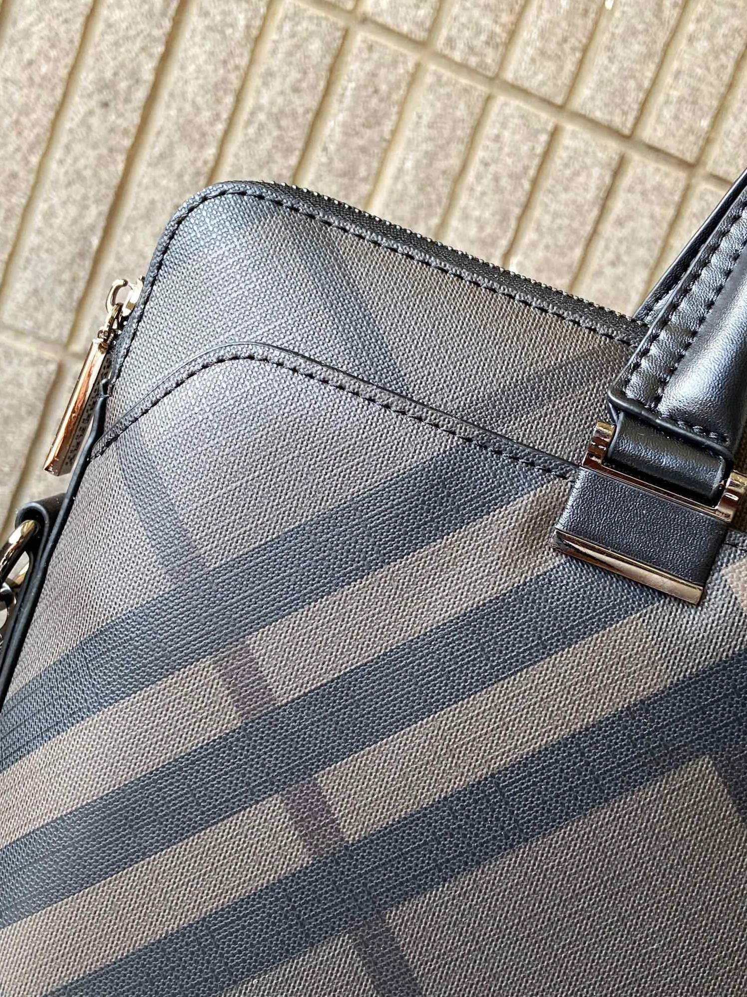 Burberry AAA Man Handbags Stylish 2890