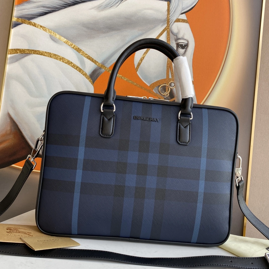 Burberry AAA Man Handbags Trendsetting 6799