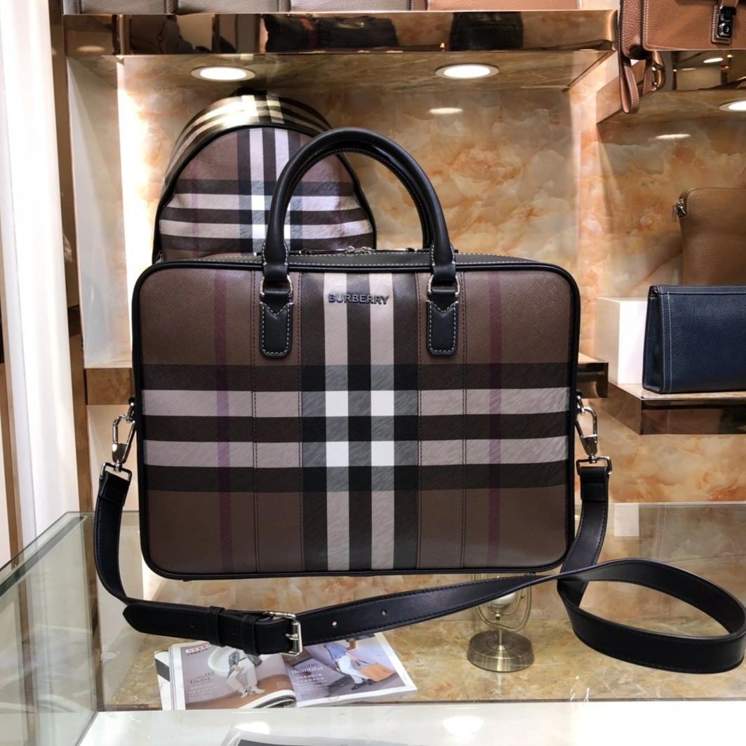 Burberry AAA Man Handbags Trendsetting 8244