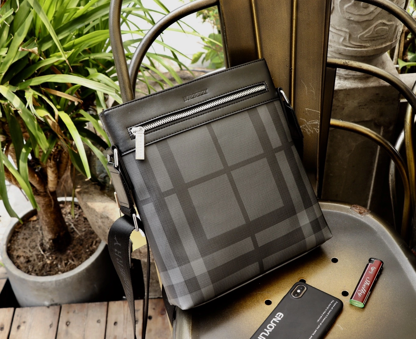 Burberry AAA Man Messenger Bags Breathable 6137