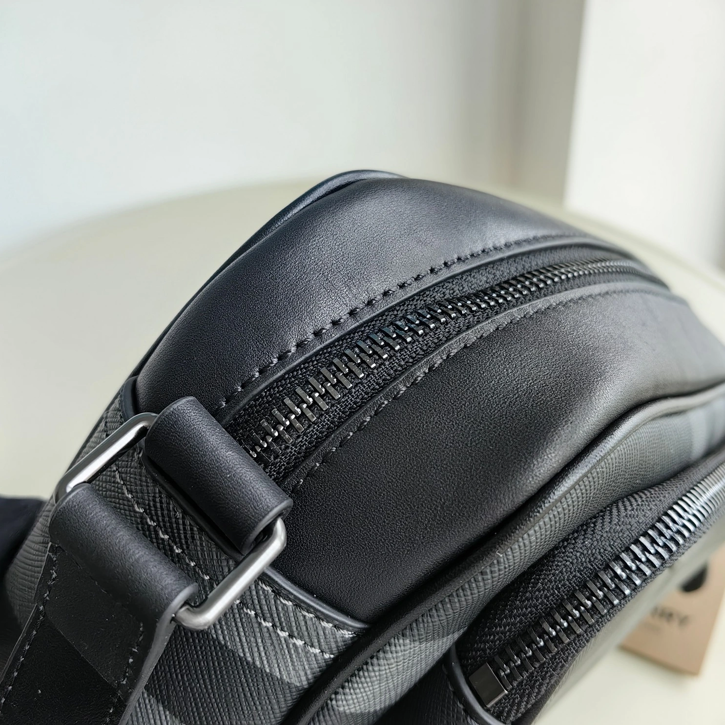 Burberry AAA Man Messenger Bags Classic 8392