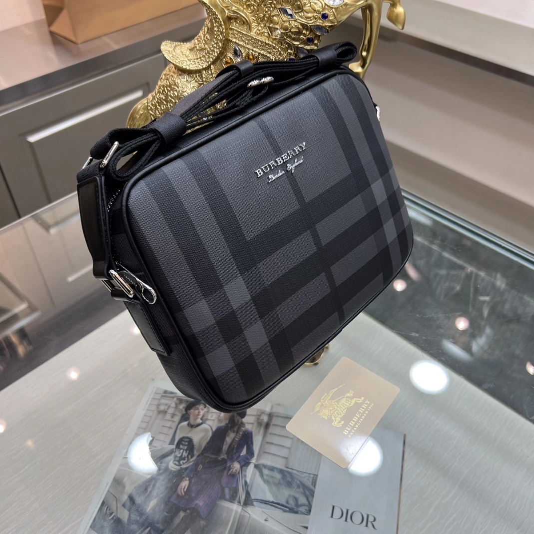 Burberry AAA Man Messenger Bags Cozy 1940